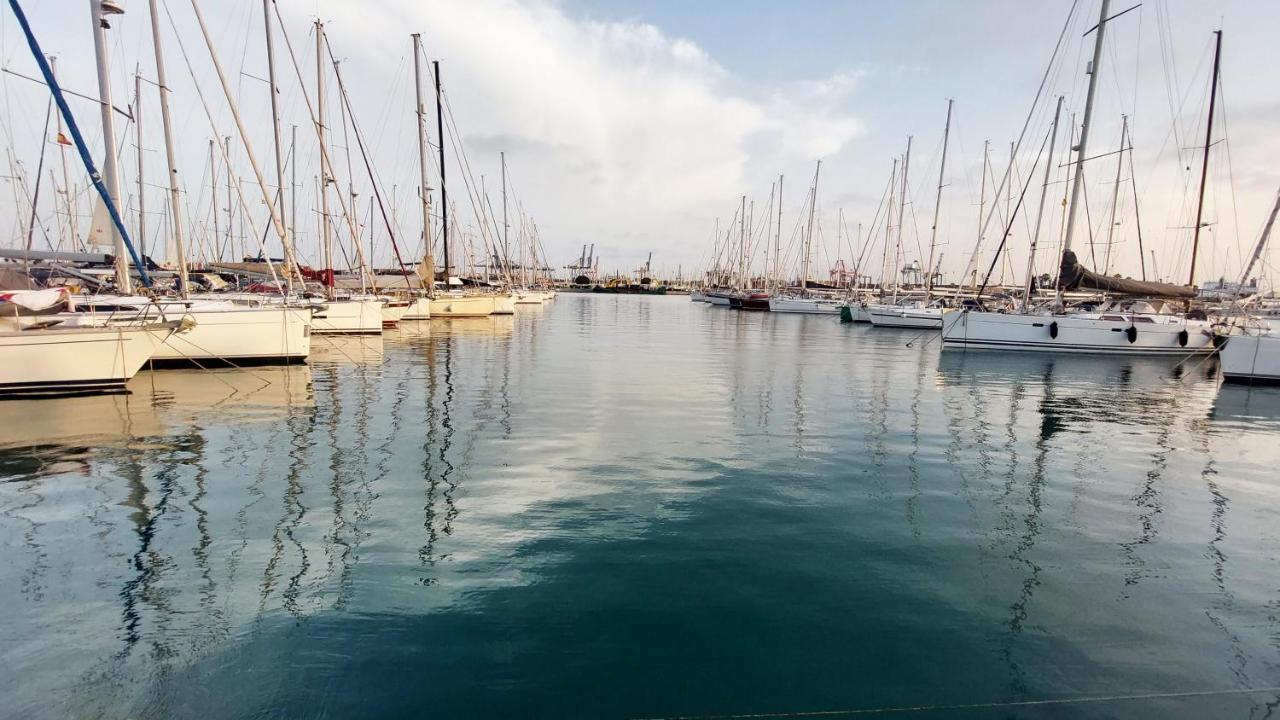 Autentico Velero En Valencia Exterior photo